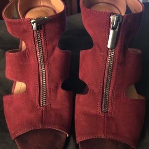 Wine pumps